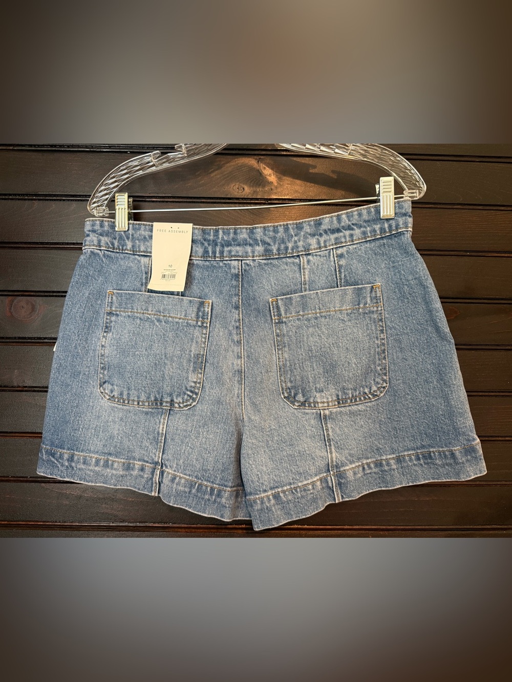 Women’s Denim Shorts Retro style Patch Pockets- City Fade Wash 3” inseam Sz 10 - Picture 4 of 16